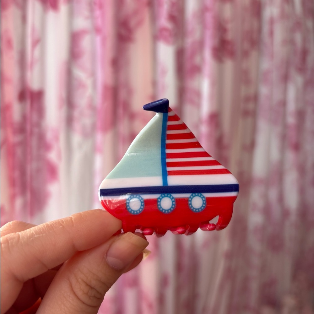 Coastal boat hair clip NWOT
